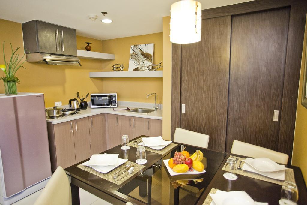The Exchange Regency Residence Hotel Managed By Hii Pasig City Номер фото